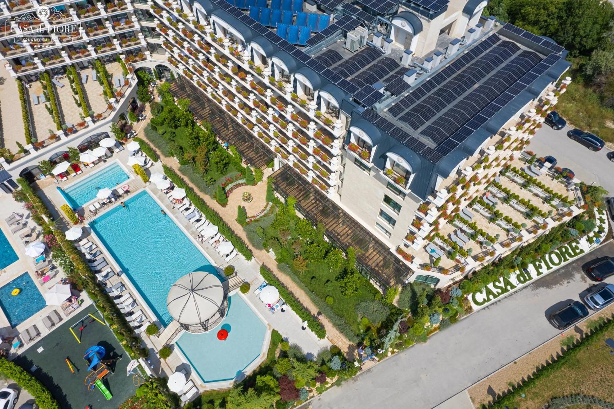 Casa Di Fiore Spa And Medical Hotel, Mineral Pools & Private Beach Кранево Екстер'єр фото Solar panels on a hotel