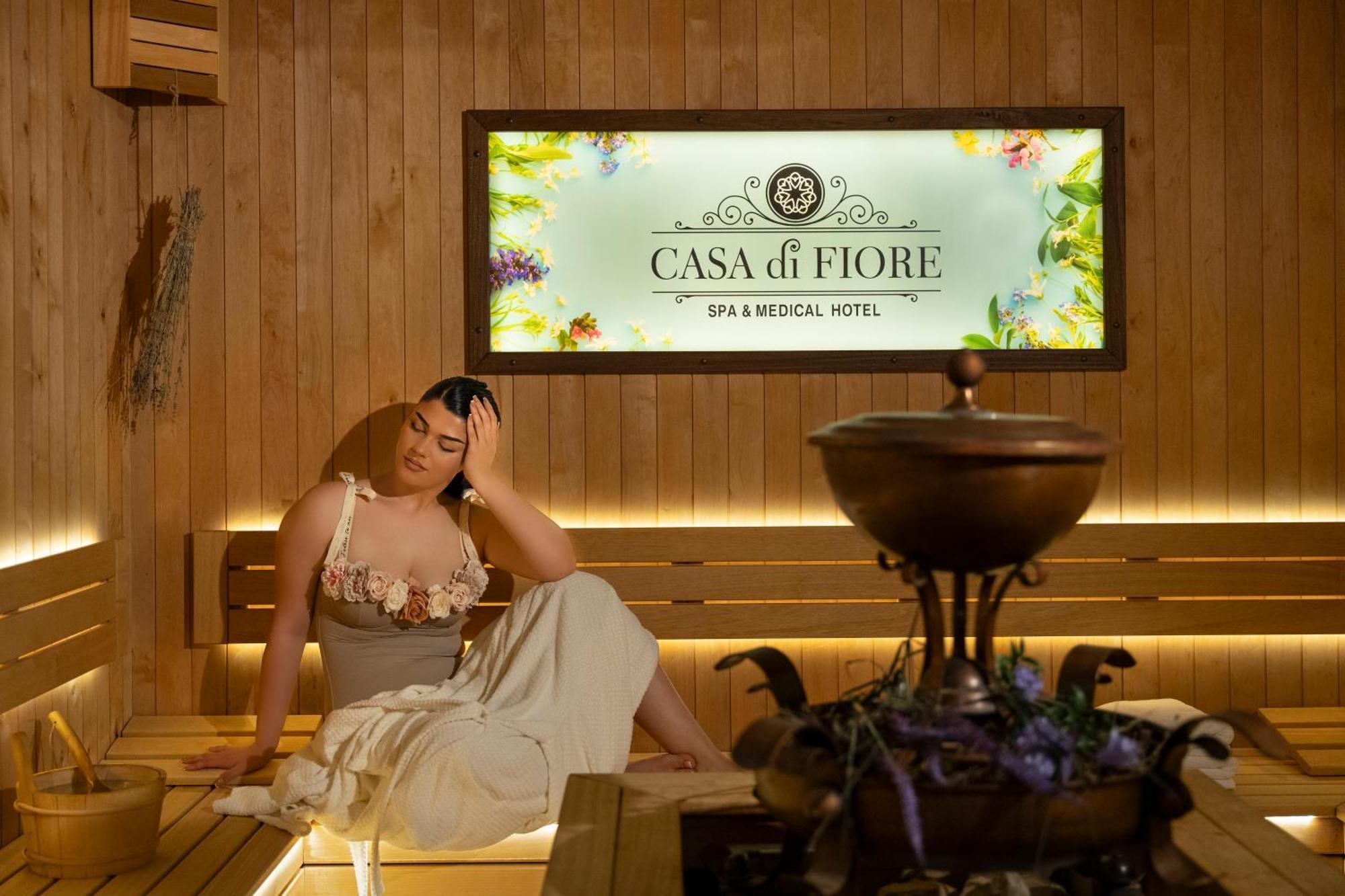 Casa Di Fiore Spa And Medical Hotel, Mineral Pools & Private Beach Кранево Екстер'єр фото A woman in a spa